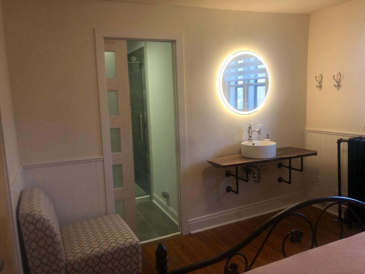 Auberge La Maison Bellemare Bed & Breakfast Saint-Jean-des Piles ภายนอก รูปภาพ