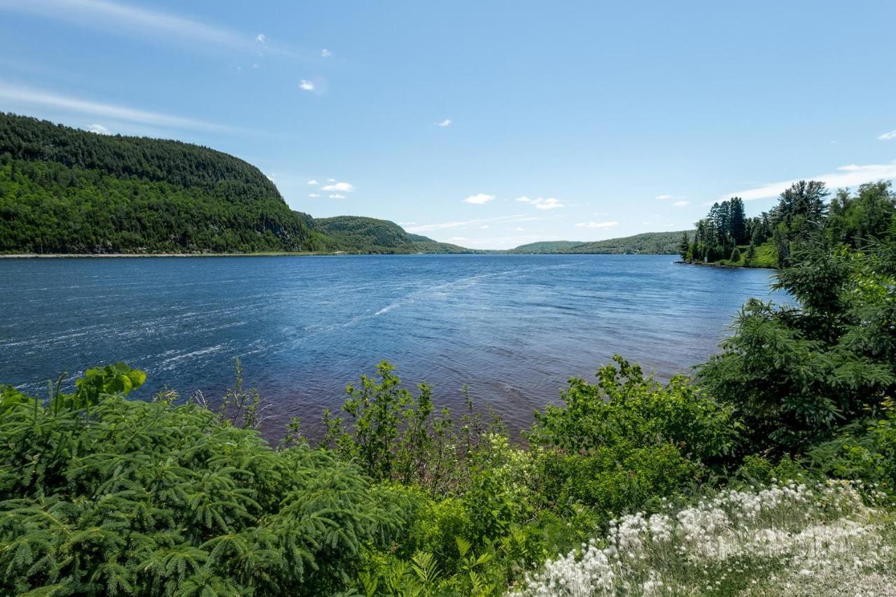 Auberge La Maison Bellemare Bed & Breakfast Saint-Jean-des Piles ภายนอก รูปภาพ