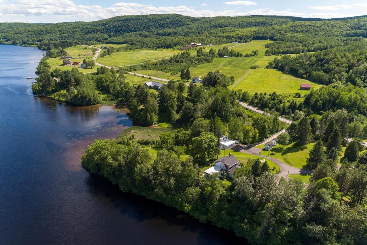 Auberge La Maison Bellemare Bed & Breakfast Saint-Jean-des Piles ภายนอก รูปภาพ